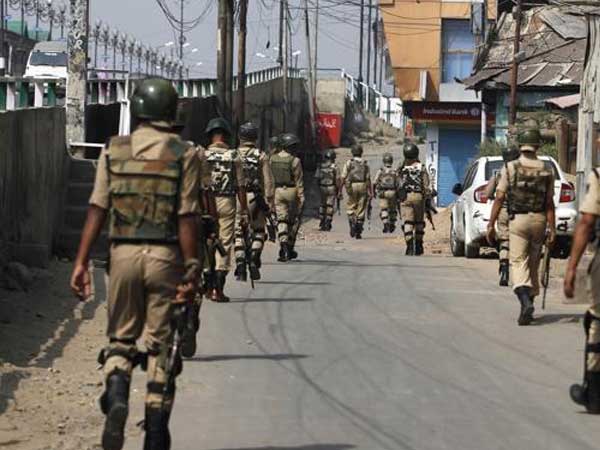 कश्मीर के नौजवानों को टूरिज्म से मतलब नहीं 