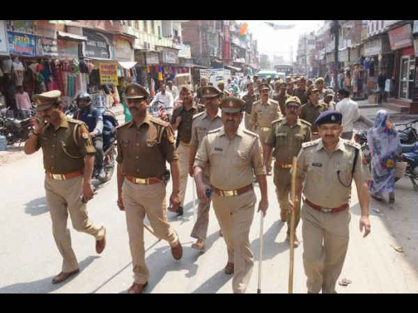 पैदल घूमें पुलिसकर्मी