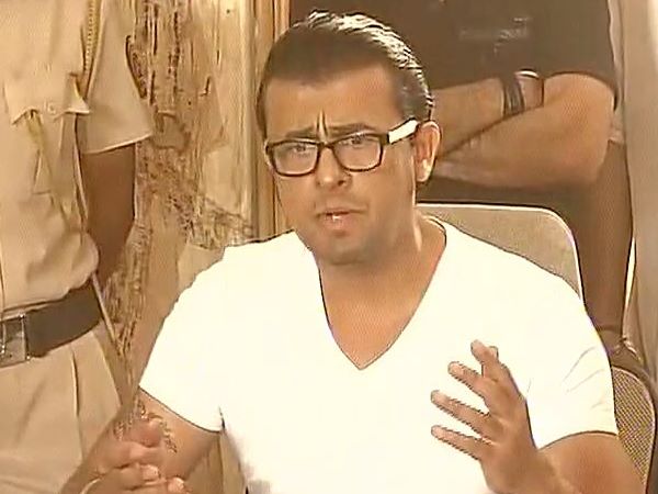 प्रेस कॉन्फ्रेंस के बाद सोनू निगम हुए गंजे