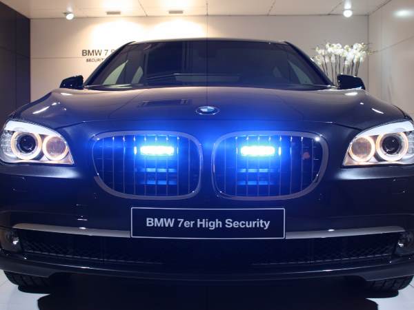 पढ़ाई बीच में छोड़ी