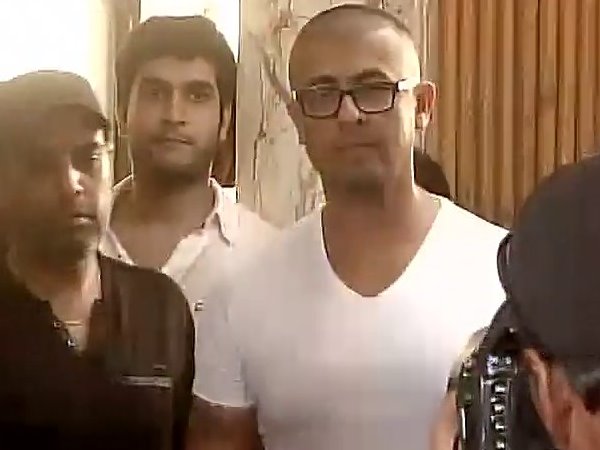  और सोनू निगम ने सिर मुंडवा दिया