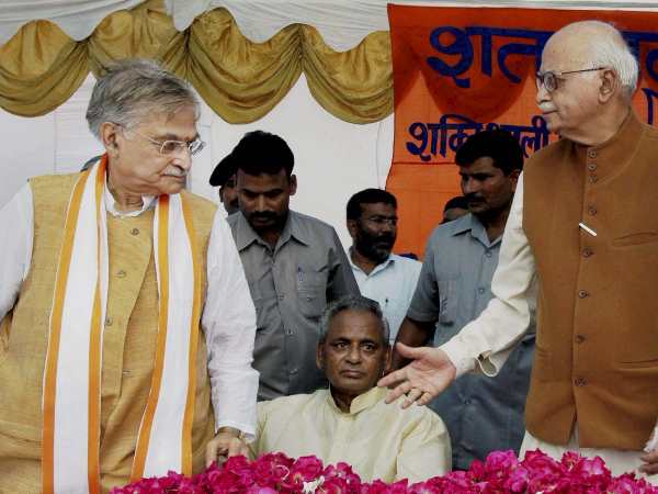 पद से नहीं दूंगी इस्तीफा