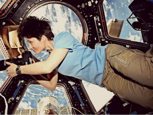 डॉक्टरों की टीम करती है मदद