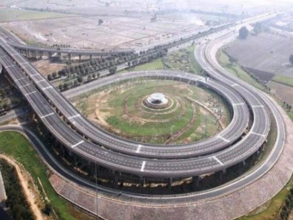 योगी ने बुंदेलखंड को एक्सप्रेसवे से जोड़ने को कहा