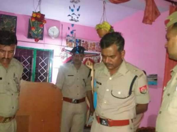 खेत बेचने को लेकर चल रहा था विवाद खेत बेचने को लेकर चल रहा था विवाद