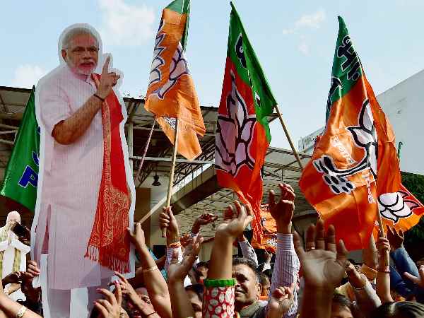 हर निगम में बीजेपी आगे