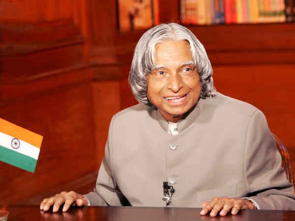 रजनी के जरिए अलग संदेश देने की कोशिश