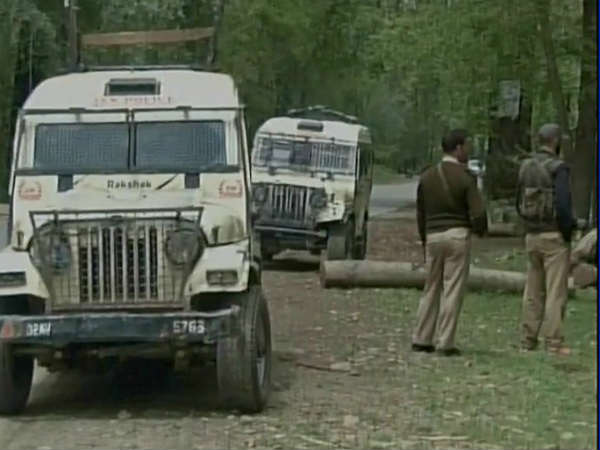 छाती में मारी 3 गोलियां