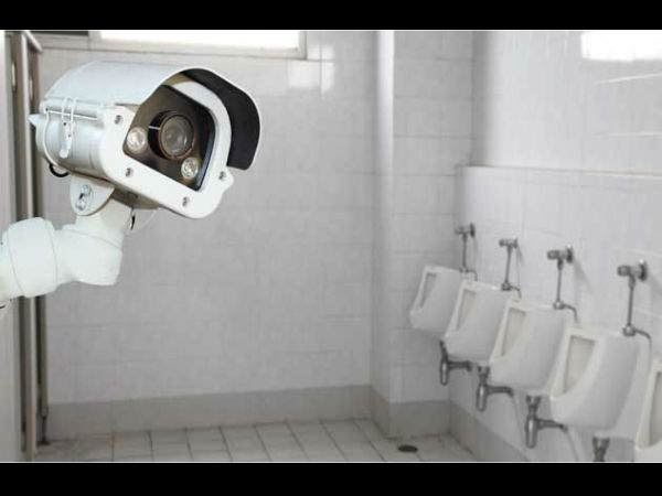 वस्तु नैऋत्य कोण में होती है 