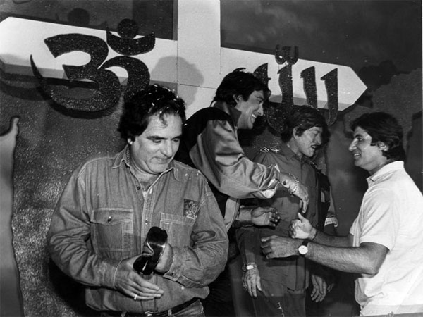 एक तस्वीर, चार स्टार