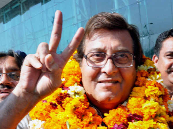 वर्ष 2003 में बने विदेश राज्‍यमंत्री 
