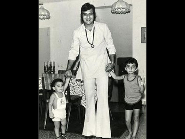 पेशावर में आज भी है खन्ना का घर