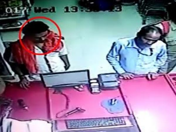 योगीराज: कांस्टेबल की हत्या करने वाले को पुलिस करा रही है शॉपिंग, तस्वीरें हुईं वायरल