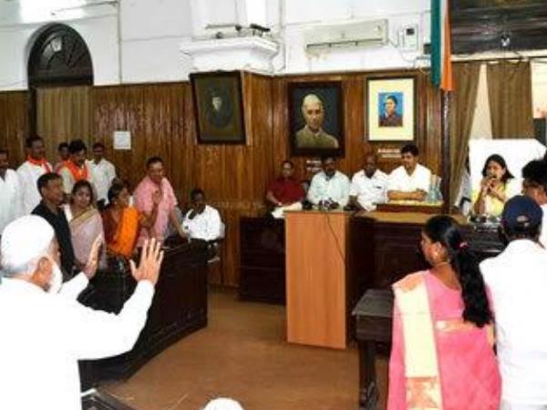 'वंदे मातरम' पर नगर निगम के सदन में हाथापाई, एक तरफ सपा-बसपा तो दूसरी तरफ बीजेपी