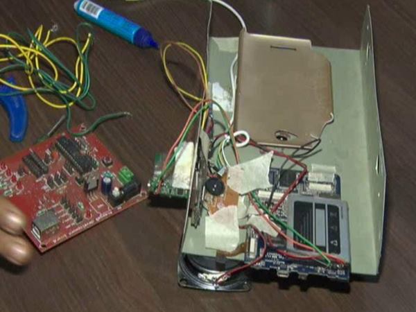 अब कह सकते हैं योगी 'ना सोऊंगा ना सोने दूंगा', इस डिवाइस से स्कूल में नहीं सो पाएंगे टीचर्स