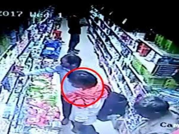 योगीराज: कांस्टेबल की हत्या करने वाले को पुलिस करा रही है शॉपिंग, तस्वीरें हुईं वायरल