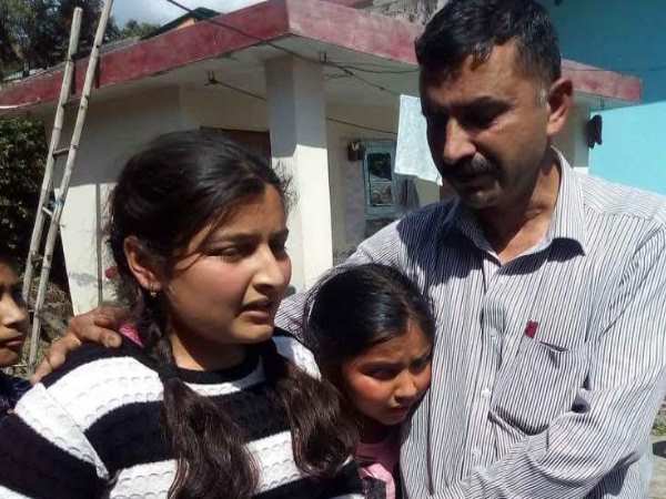 शिमला: शहीद संजय कुमार का राजकीय सम्मान के साथ अंतिम संस्कार, बेटी ने पूछा देश से बड़ा सवाल