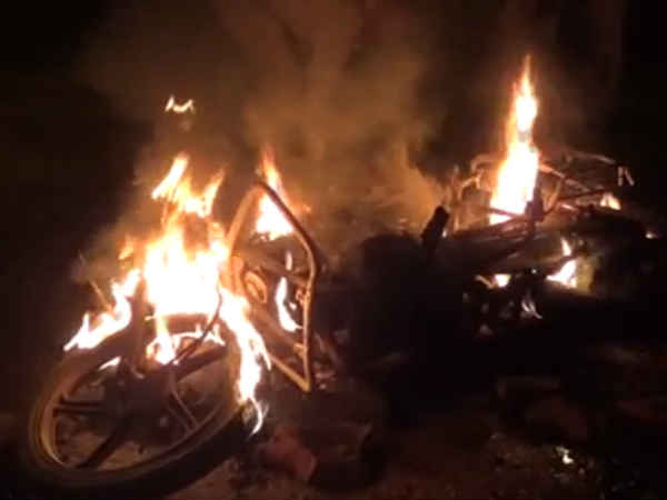 योगीराज में बेकाबू बजरंग दल, सीओ का पकड़ा कॉलर, बवाल योगीराज में बेकाबू बजरंग दल, सीओ का पकड़ा कॉलर, बवाल