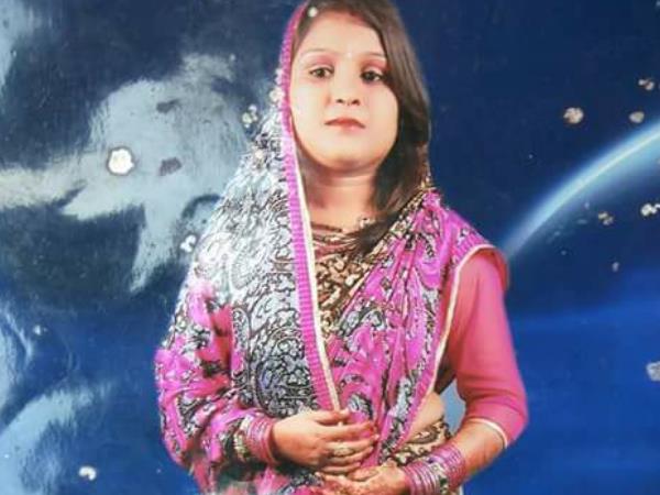 पत्नी को खोजने के लिए लिया फेसबुक का सहारा, 1 लाख का इनाम पत्नी को खोजने के लिए लिया फेसबुक का सहारा, 1 लाख का इनाम