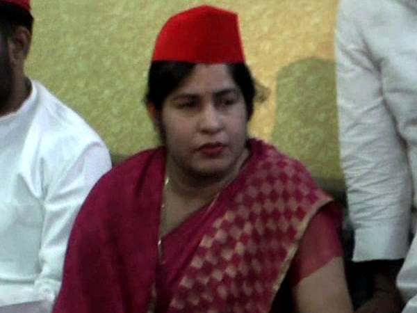 योगी राज से तंग सपा की जिला पंचायत अध्यक्ष सीमा का इस्तीफा योगी राज से तंग सपा की जिला पंचायत अध्यक्ष सीमा का इस्तीफा