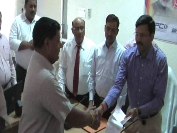 UP POLICE: ये हैं योगी के भक्त, हर साल देंगे 2 युनिट ब्लड और अपने वेतन से 51 हजार रुपए