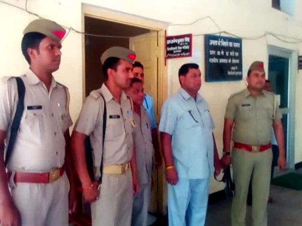 UP POLICE: ये हैं योगी के भक्त, हर साल देंगे 2 युनिट ब्लड और अपने वेतन से 51 हजार रुपए