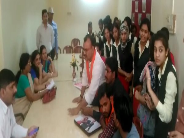 नरेंद्र मोदी के सपने को पलीता लगा रहे BJP विधायक, कॉलेज के नाम पर छात्राओं के भविष्य से खिलवाड़