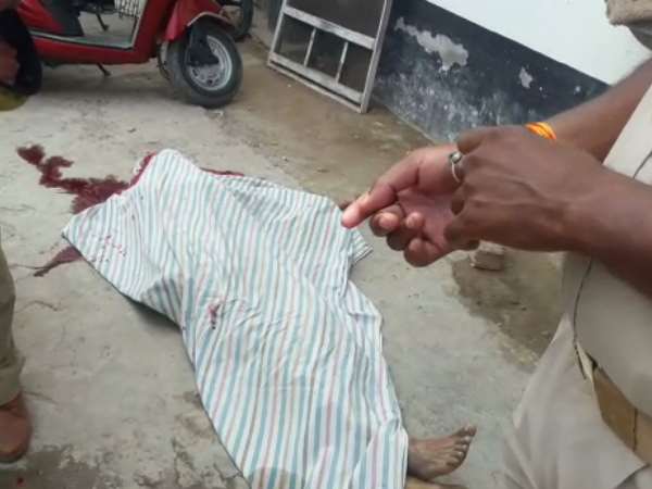 वाराणसी में मकान का छज्जा गिरने से तीन की दर्दनाक मौत