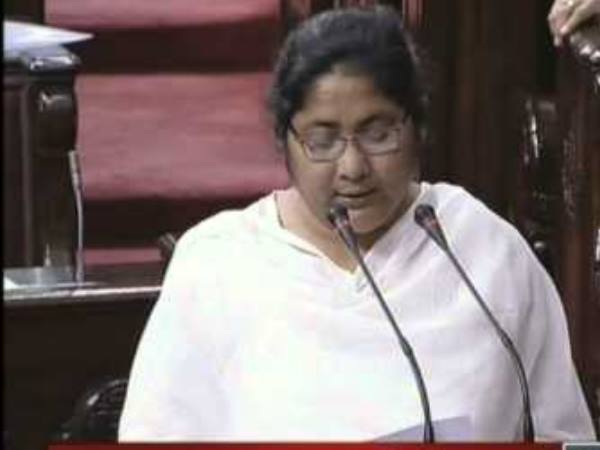 गायकवाड़ के बाद अब टीएमसी सासंद एयर इंडिया स्टाफ से भिड़ीं गायकवाड़ के बाद अब टीएमसी सासंद एयर इंडिया स्टाफ से भिड़ीं