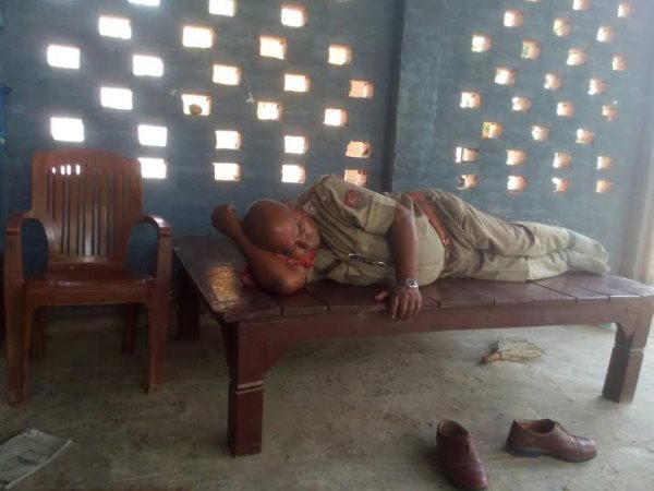 पुलिस वालों को लापरवाही की मिली छूट! इसलिए SP के ट्रांसफर पर अपराधियों से ज्यादा हुए खुश