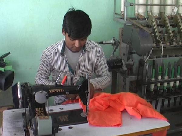 योगीराज: भगवान श्री कृष्ण की नगरी में युवाओं पर चढ़ा 'रंग दे तू मोहे गेरुआ...' योगीराज: भगवान श्री कृष्ण की नगरी में युवाओं पर चढ़ा 'रंग दे तू मोहे गेरुआ...'