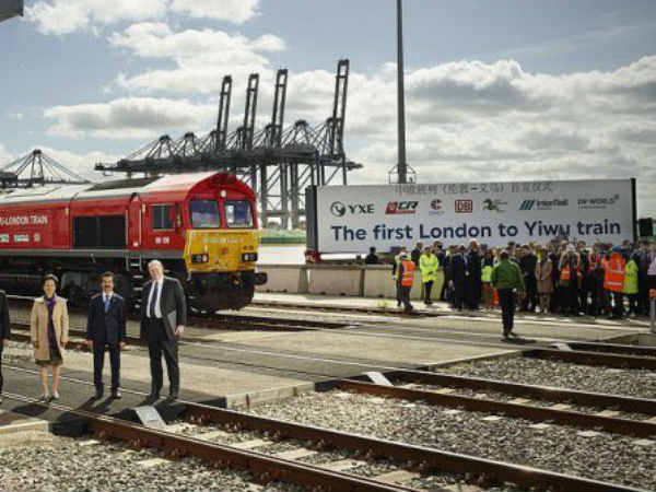 लंदन से चलकर चीन पहुंची ट्रेन, 12,000 किलोमीटर का सफर 20 दिन में तय किया लंदन से चलकर चीन पहुंची ट्रेन, 12,000 किलोमीटर का सफर 20 दिन में तय किया