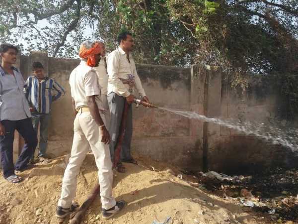 कूड़े में जा रहा है मोदी का सपना, क्या इस तरह की मुफ्त दवाएं मिलेंगी गरीबों को?