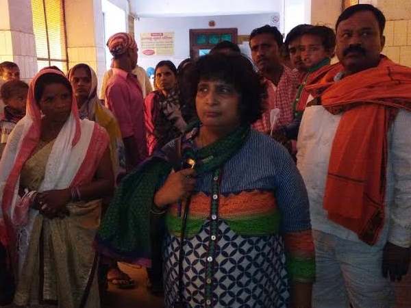 महिला डॉक्टर ने यूपी के सरकारी अस्पताल की खोली पोल, VIDEO महिला डॉक्टर ने यूपी के सरकारी अस्पताल की खोली पोल, VIDEO