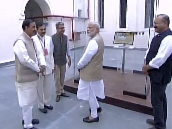 चंपारण आंदोलन के 100 साल पर कार्यक्रम में बोले PM मोदी, गांधी जी के स्वच्छता के सपने को पूरा करना है