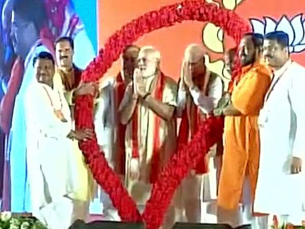 बीजेपी राष्ट्रीय कार्यकारिणी की बैठक में यूं हुआ पीएम मोदी का स्वागत