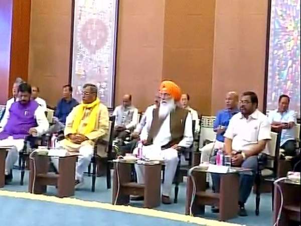 भाजपा की सहयोगी दलों के साथ बैठक, पीएम भी मौजूद