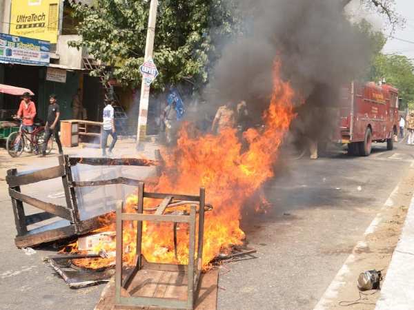 PICS: कैसे भड़का सहारनपुर का बवाल, आगजनी और तोड़फोड़ पर क्यों आमादा हुए उपद्रवी?