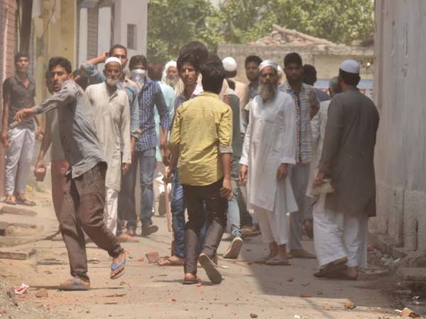 PICS: कैसे भड़का सहारनपुर का बवाल, आगजनी और तोड़फोड़ पर क्यों आमादा हुए उपद्रवी?