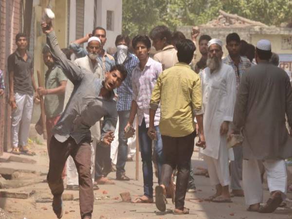 PICS: कैसे भड़का सहारनपुर का बवाल, आगजनी और तोड़फोड़ पर क्यों आमादा हुए उपद्रवी?