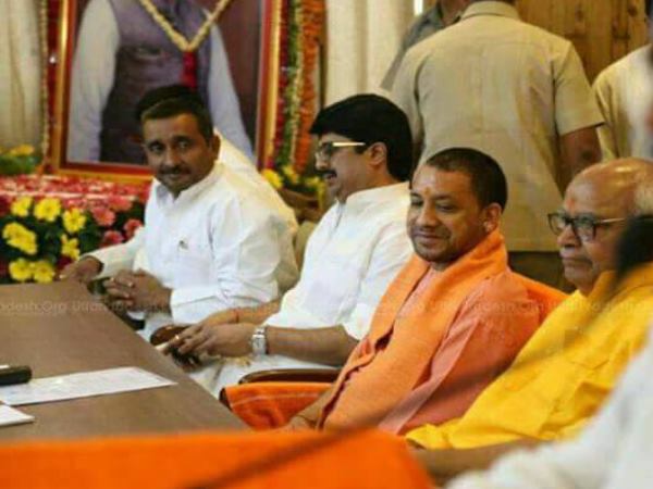 हमेशा निर्दलीय जीतने वाले राजा भैया पहली बार इस दल में जाएंगे! हमेशा निर्दलीय जीतने वाले राजा भैया पहली बार इस दल में जाएंगे!