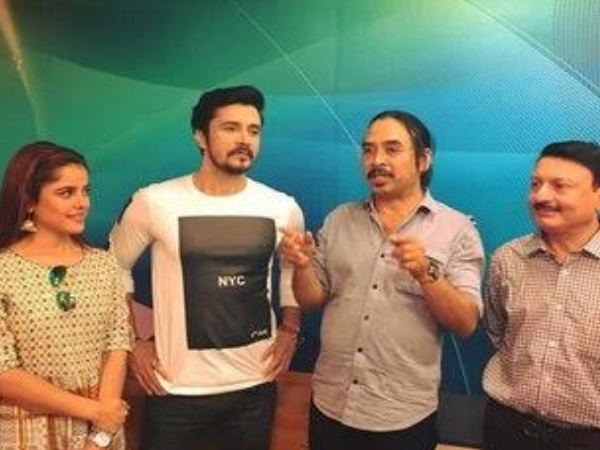/news/uttar-pradesh/sunrise-hydrabad-wicket-keeper-eklavya-dwivedi-date-his-girlfeind-photos-403470.html