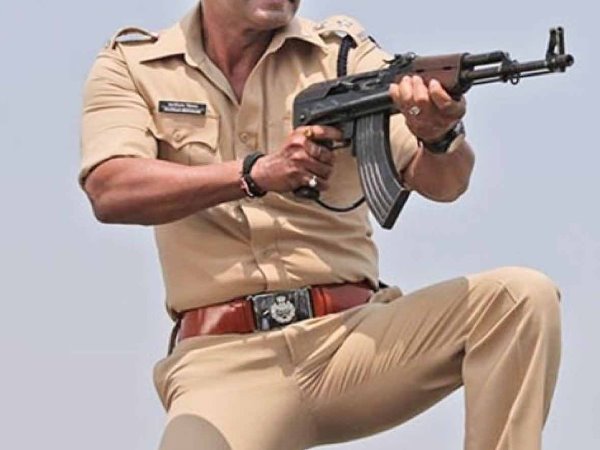 Whatsapp-Facebook पर 'सिंघम' बनने वालों की खैर नहीं, पुलिस की वर्दी पहनकर फोटो खींचने से पहले सावधान Whatsapp-Facebook पर 'सिंघम' बनने वालों की खैर नहीं, पुलिस की वर्दी पहनकर फोटो खींचने से पहले सावधान