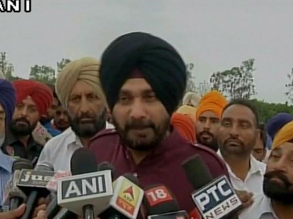 Navjot Sidhu announces compensation of Rs 24 Lakh from his own pocket to farmers Navjot Sidhu announces compensation of Rs 24 Lakh from his own pocket to farmers