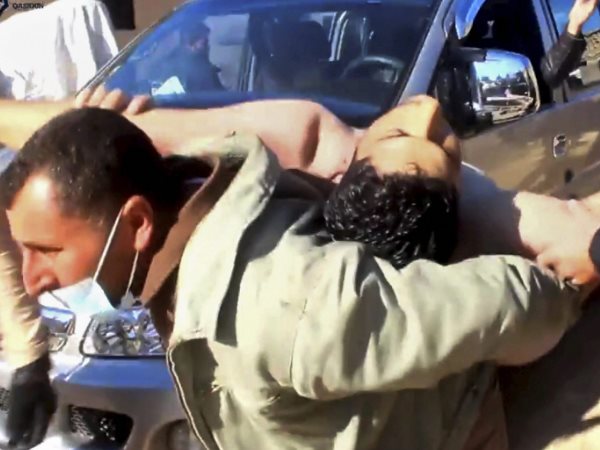 सीरिया में बड़े 'केमिकल अटैक' में 100 की मौत, 400 से ज्यादा लोग घायल