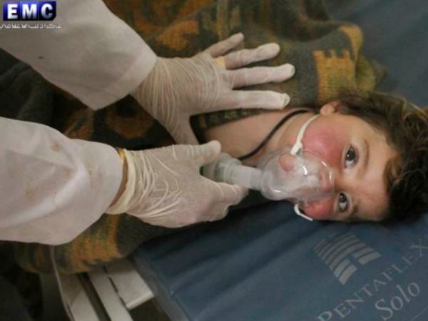 सीरिया में बड़े 'केमिकल अटैक' में 100 की मौत, 400 से ज्यादा लोग घायल