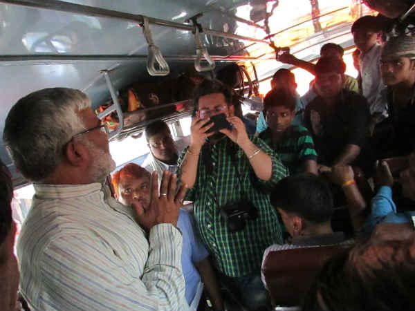 जब बस में चढ़े गए परिवहन मंत्री और यात्रियों से पूछा उनकी परेशानी 