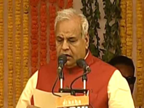 योगी सरकार के मंत्री के बिगड़े बोल, सफाई ना देख कर कहा- लूले लंगड़ों की भर्ती होगी तो यही होगा योगी सरकार के मंत्री के बिगड़े बोल, सफाई ना देख कर कहा- लूले लंगड़ों की भर्ती होगी तो यही होगा