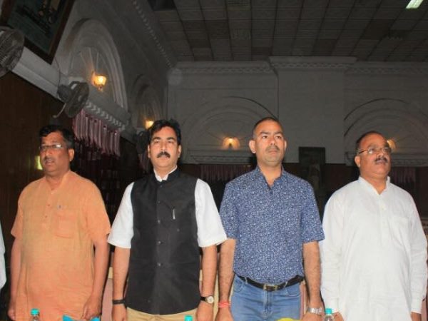 मेरठ: 'वंदेमातरम' पर जारी है खींचतान, नगर निगम में राष्ट्रगीत ही बन गया है मुद्दा