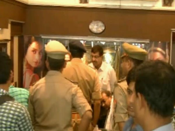 मोदी के क्षेत्र में व्यापारियों की योगी से गुहार, लूट की बढ़ती घटनाओं से लग रहा है डर